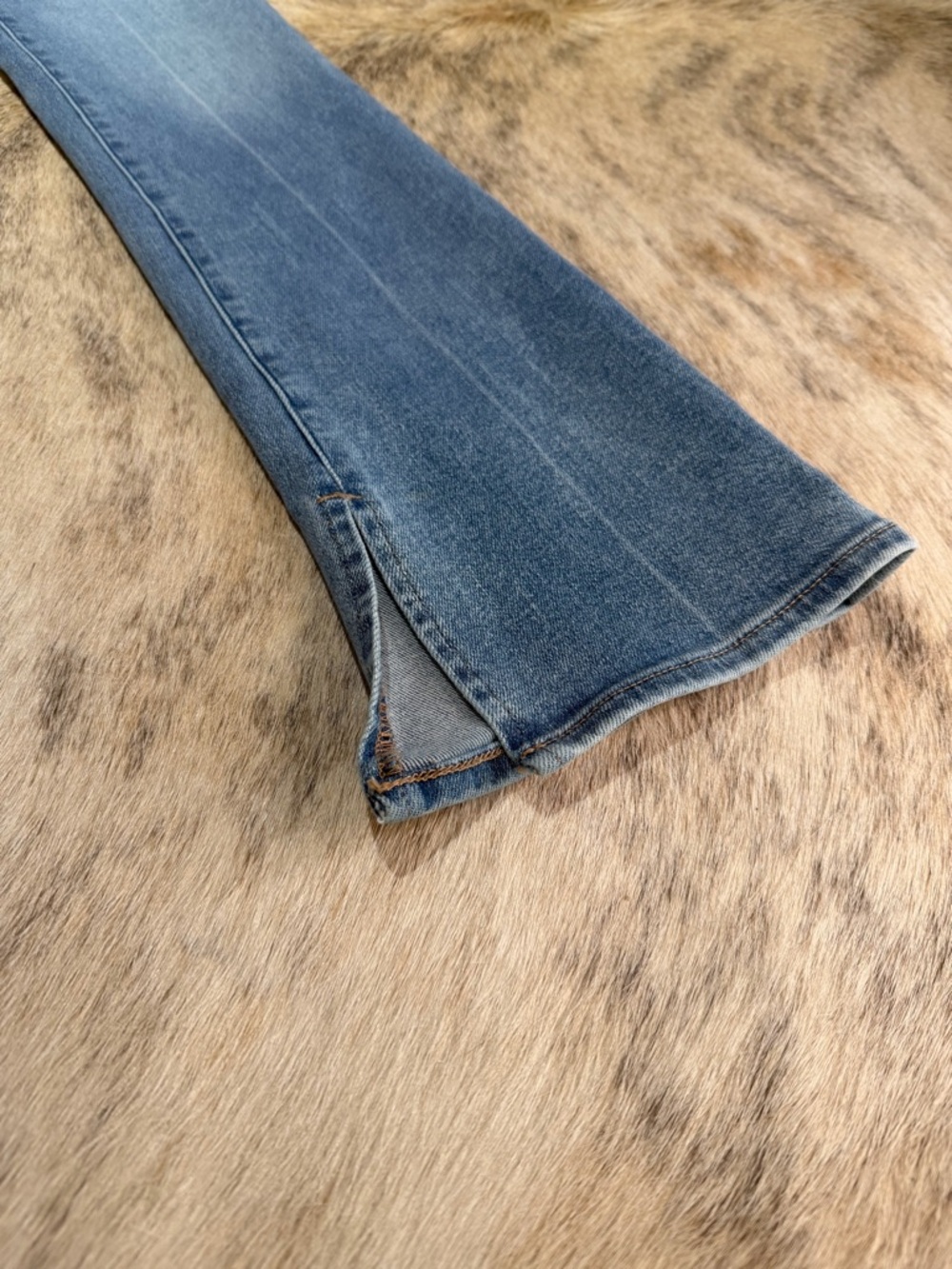 Express Skyscraper High Rise Flare Jeans Split Hem Medium Wash Size 2 - Picture 4 of 10